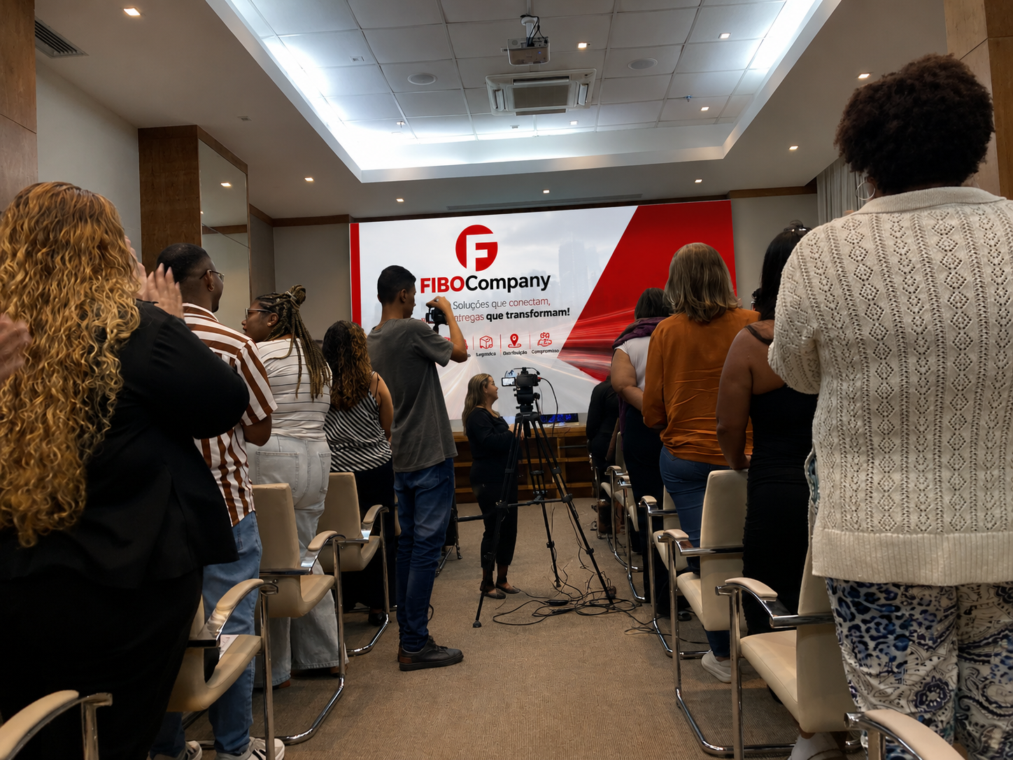 Apresentação institucional FIBOCompany em auditório